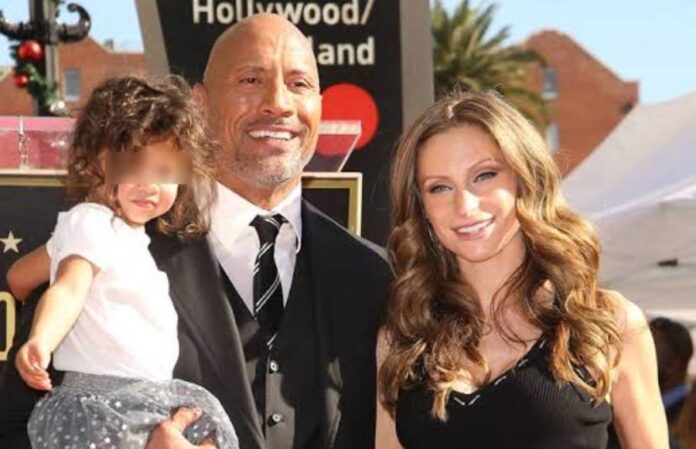 Dwayne Johnson y su familia Dwayne Johnson y su familia