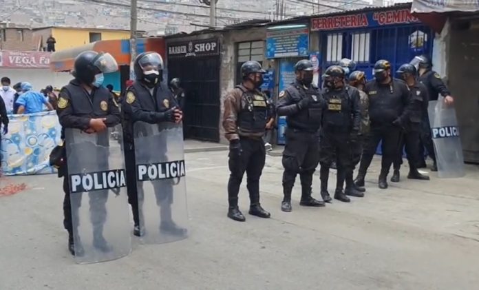 Hermanos murieron acuchillados cuando uno tomaba cerveza