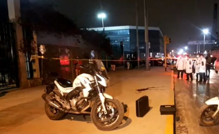 Extranjero es acribillado frente a decenas de transeúntes