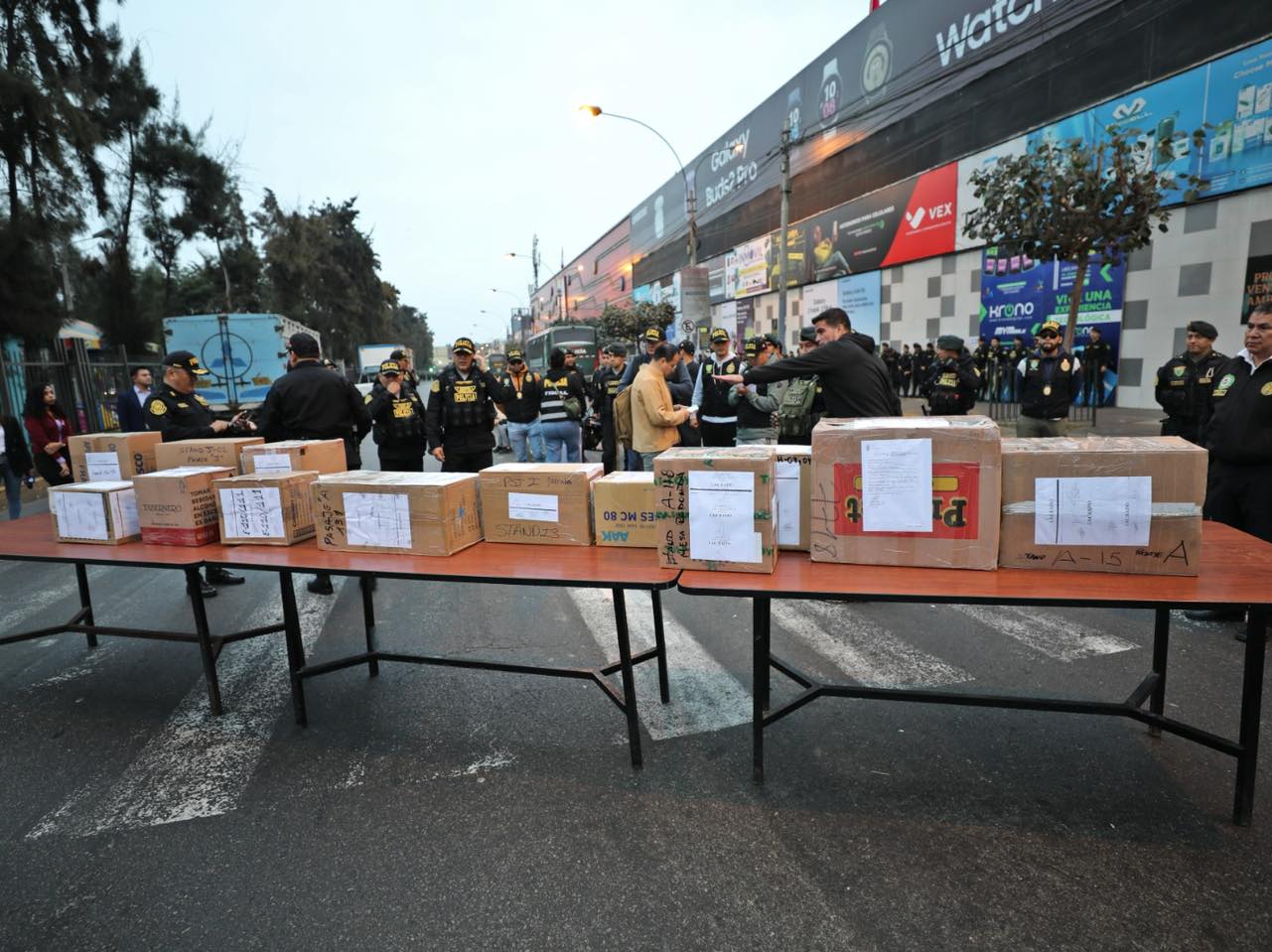 Operativo conjunto pone fin a más de 90 puestos ilegales de venta de equipos móviles