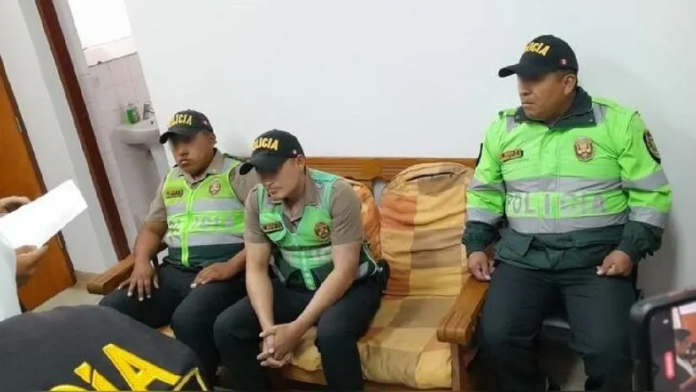 Detienen a tres policías investigados en presunto caso de secuestro y extorsión 