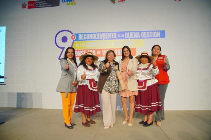 El MIDIS rinde homenaje a los voluntarios que dedican su esfuerzo a proteger el bienestar de la primera infancia en sus comunidades locales.b