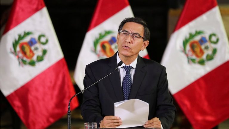 Martín Vizcarra disolvió ilegalmente el Congreso