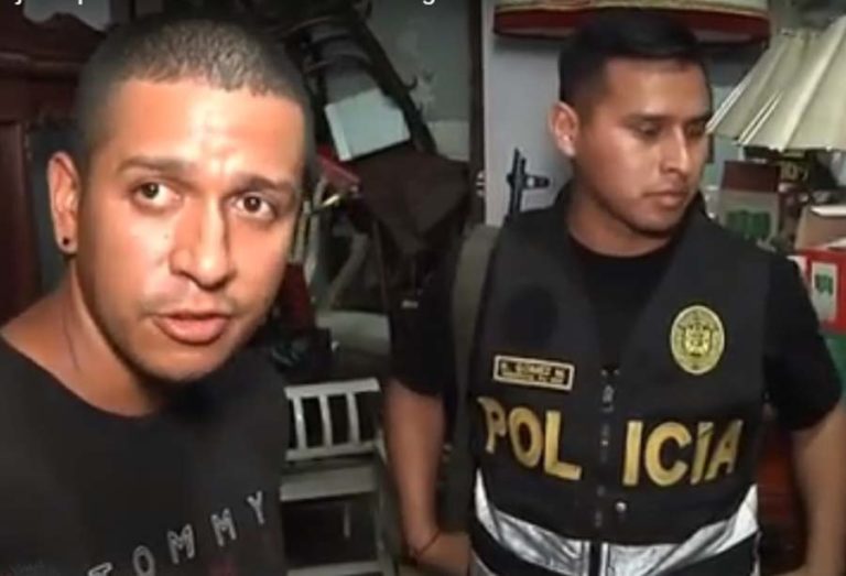 Vendía fusiles a 2 mil 500 soles y pistolas a mil soles Vendía fusiles a 2 mil 500 soles y pistolas a mil soles