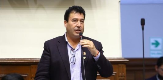 Edwin Martínez a Dina Boluarte: ‘es la madrastra del Perú‘