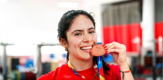 Halterofilia nacional: Faviana Gavidia apunta a los Juegos Lima 2027 y Juegos Olímpicos 2028