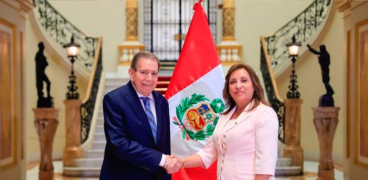 Boluarte recibe a Edmundo González en Palacio de Gobierno