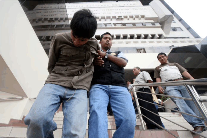 Menores a cárcel de adultos